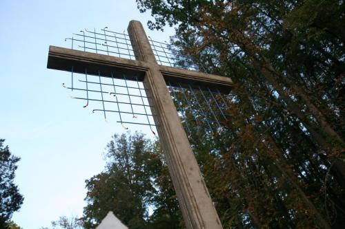 Kříž v Hluboké nad Vltavou 